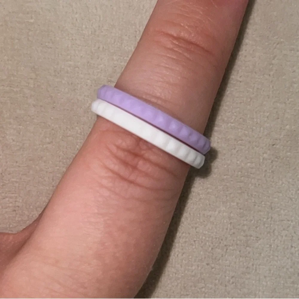 Enso Stackable Pyramid Silicone Rings - Picture 3 of 3